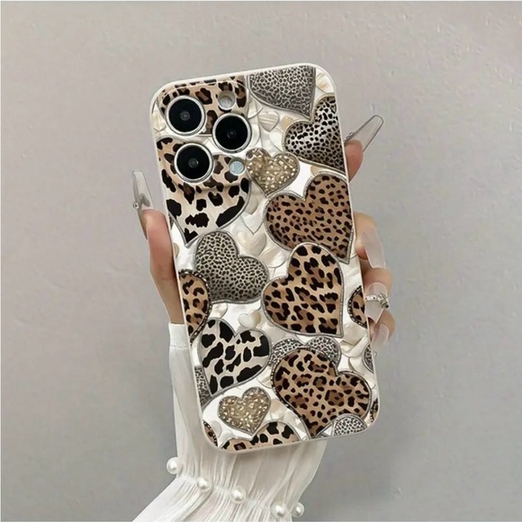 Accessories - iPhone 16 / 16 Pro / 16 Pro Max Phone Case Hearts Animal Print White TPU Case